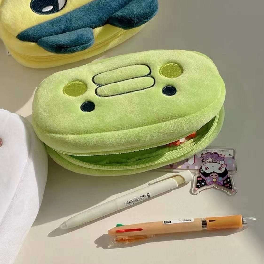 Trousse à crayons en peluche T - Electronic Gift avis et prix
